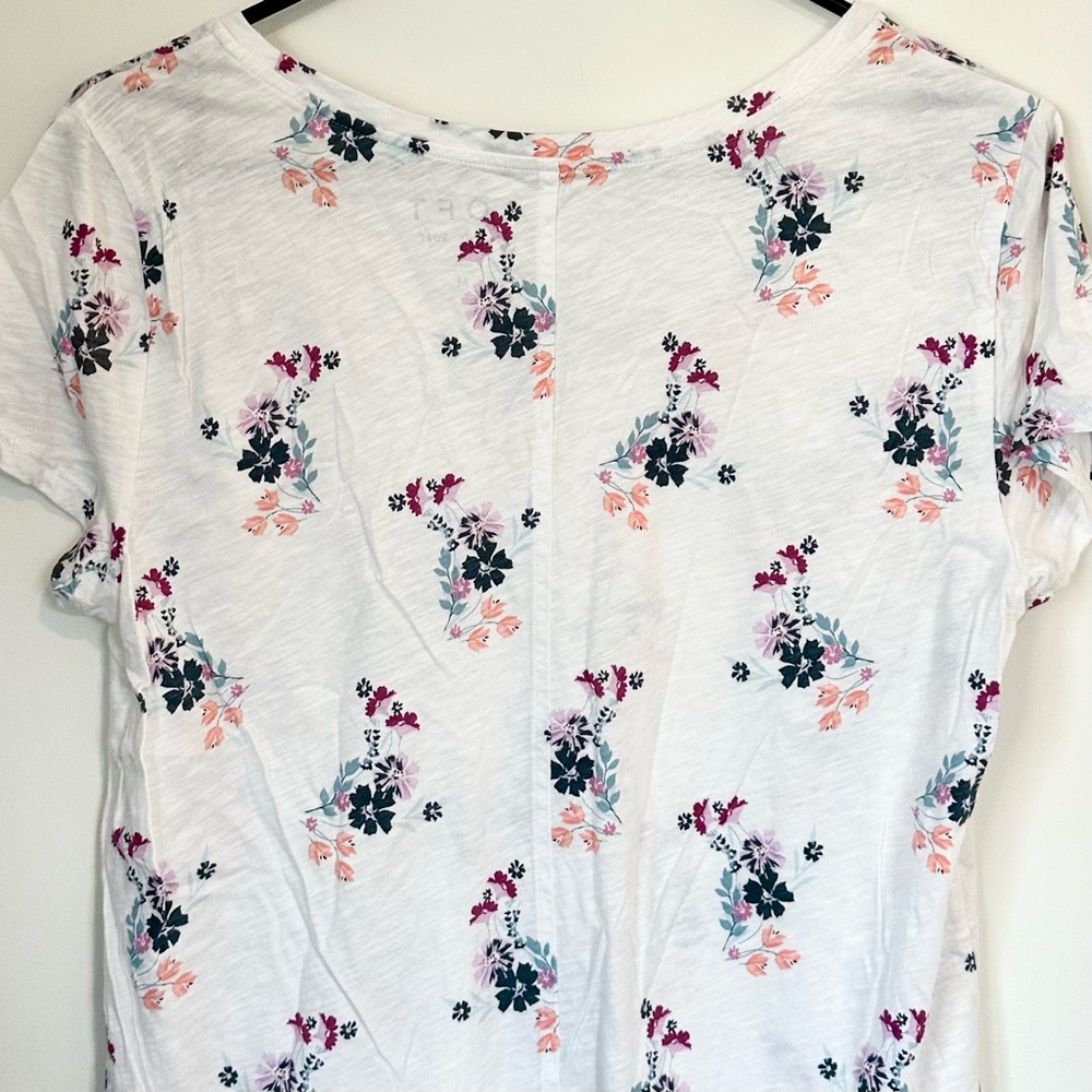 LOFT Vintage Soft White Tee with Pink and Purple Floral Design - Size: Medium - Picture 5 of 7
